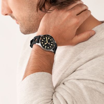 Reloj de silicona en color negro con tres agujas fecha