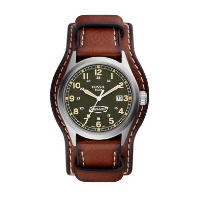 

Fossil Homme Montre Defender à alimentation solaire en cuir écoresponsable brun