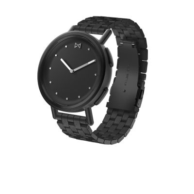 smartwatch with metal bracelet