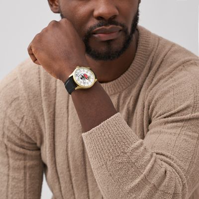 https://fossil.scene7.com/is/image/FossilPartners/SE1113_onwristmale?$sfcc_onmodel_large$