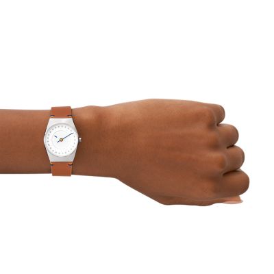 A Simple Leather Strap Ladies Watch A Must Have in Your Wardrobe