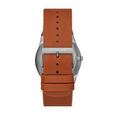 MELBYE TITANIUM 三針デイデイト ラゲッジレザーウォッチ SKW6906 - Skagen